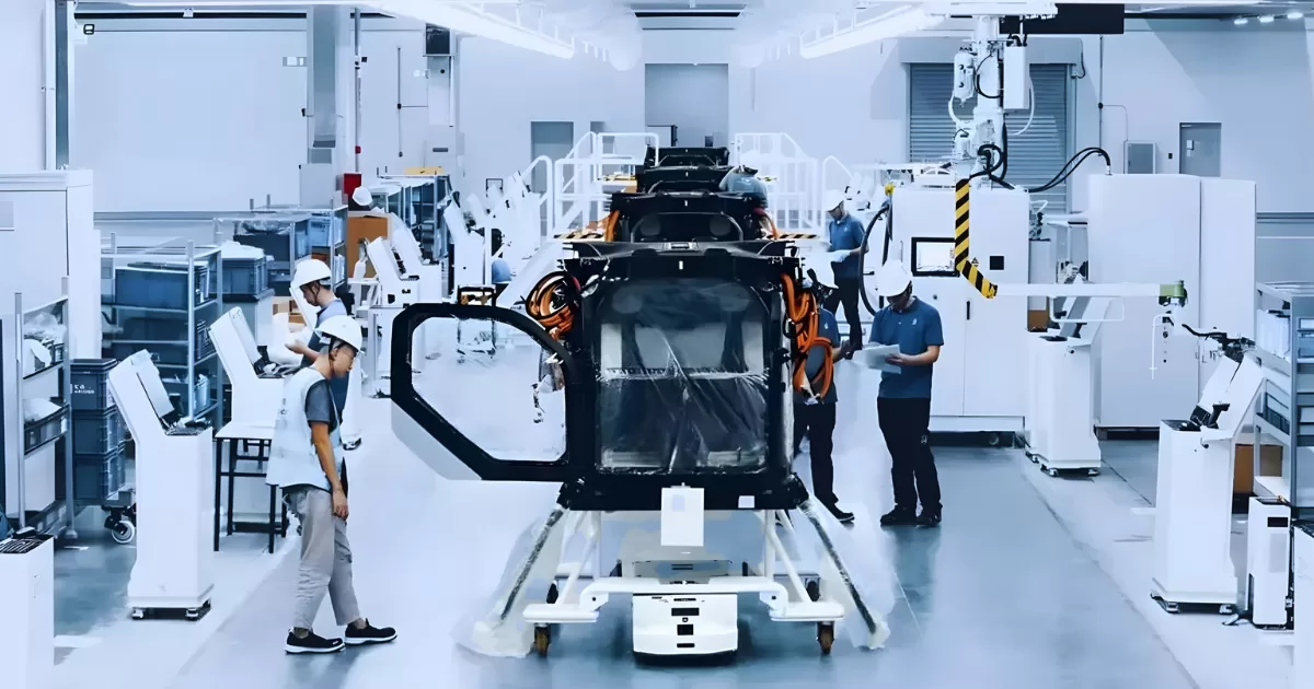 Xpeng inaugura linha de produção do primeiro carro voador